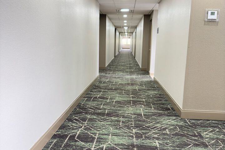 Ballroom/Hall 65 of 72