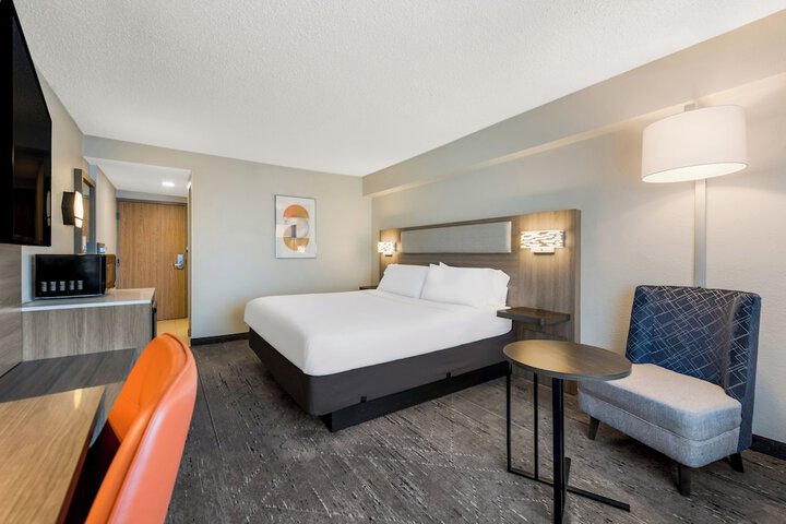 Holiday Inn Express Hampton - Coliseum Central by IHG