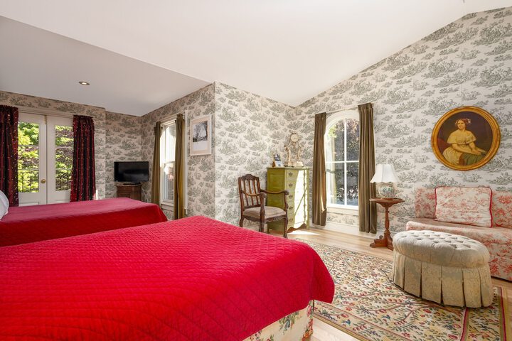 Room 46 of 77