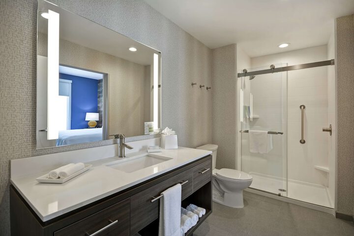 Room 15 of 33