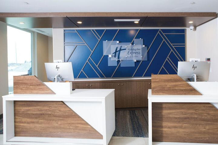 Holiday Inn Express and Suites Prince Albert South by IHG
