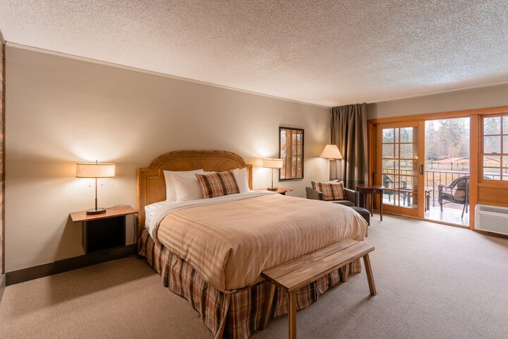 The Lodge at Riverside