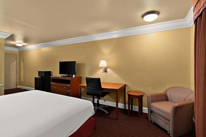 Room 15 of 30