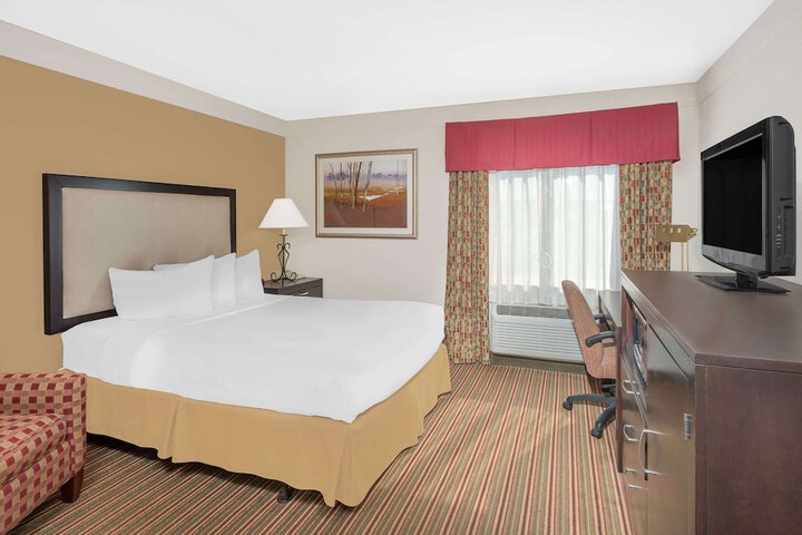Room 18 of 32