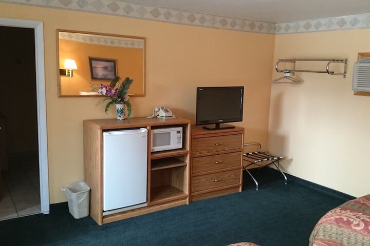 Room 13 of 40