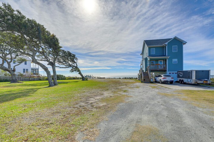 Waterview Home w / Sunset & Lighthouse Views