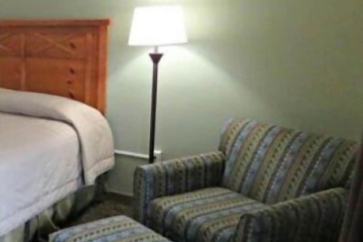 Room 9 of 14