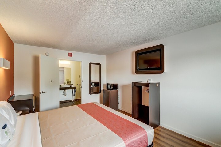 Room 25 of 30