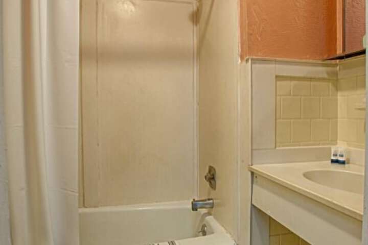 Room 18 of 23