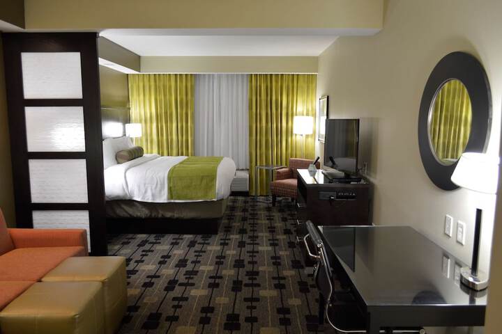 Room 12 of 19
