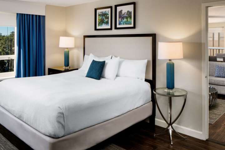 Room 40 of 102