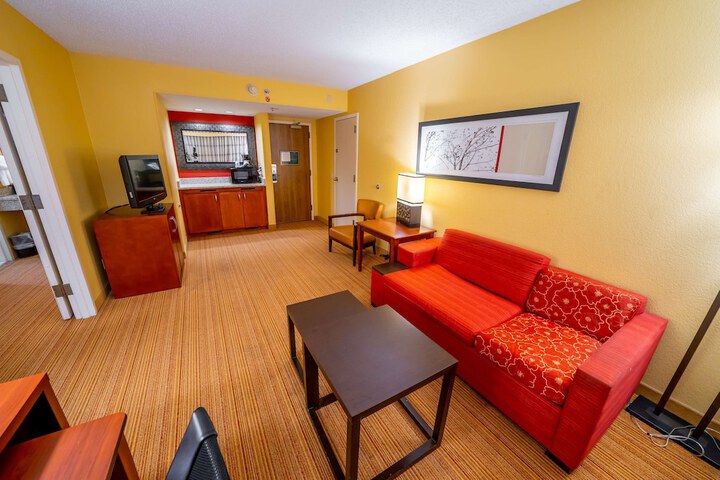 Room 53 of 78