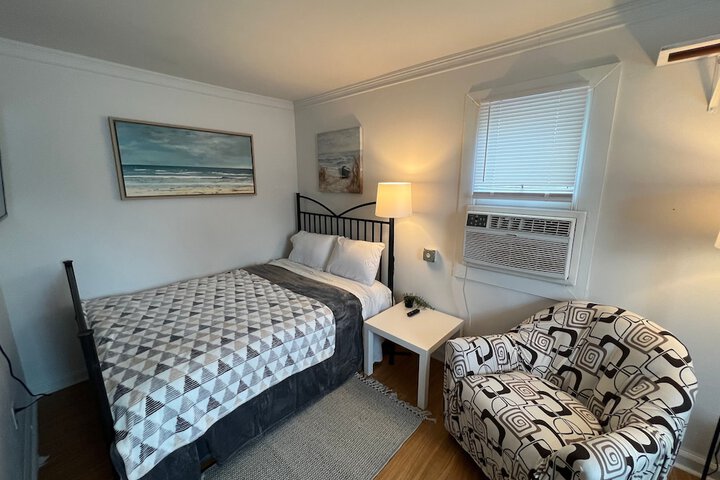Room 9 of 24
