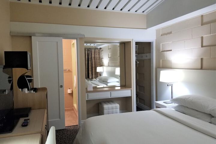 Room 11 of 15