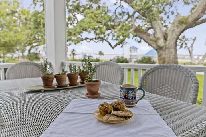 Bay Town Inn