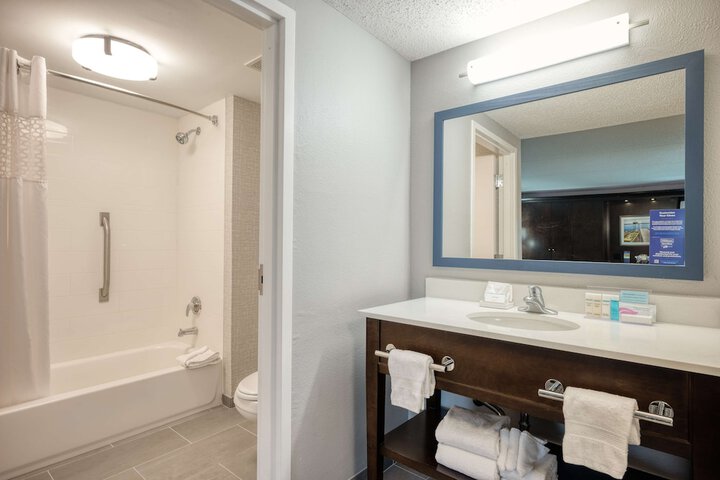 Room 10 of 20