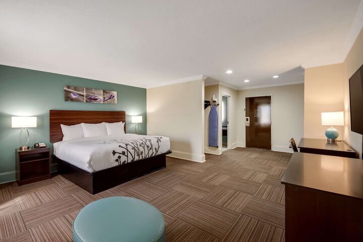Room 13 of 49