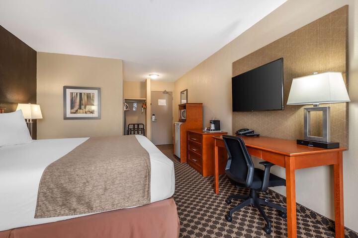 Best Western Strathmore Inn
