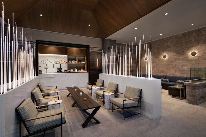 Lounge 60 of 66
