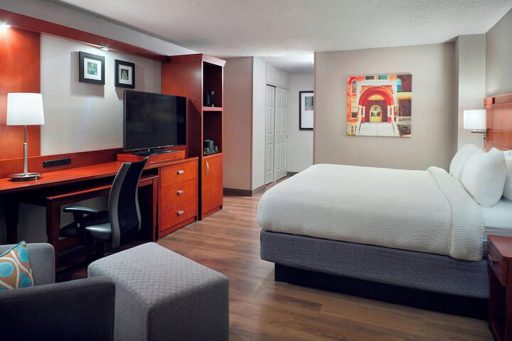 Room 23 of 45