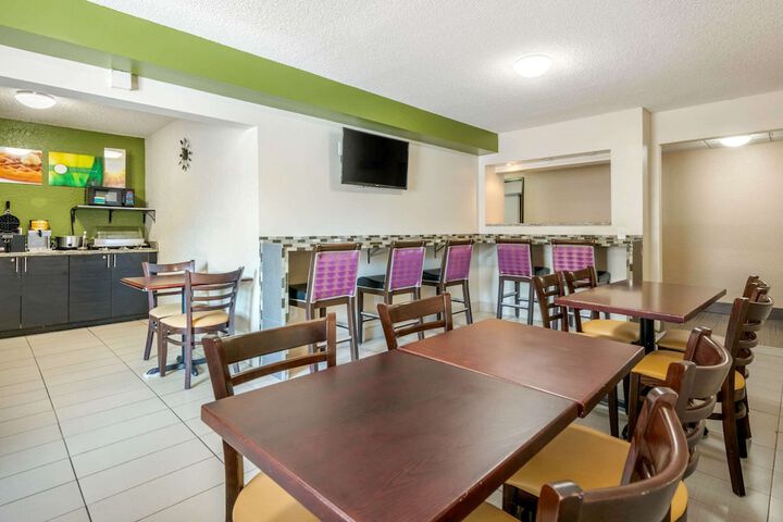 Quality Inn & Suites Leesburg Chain of Lakes