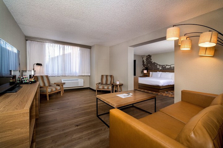 Room 63 of 164