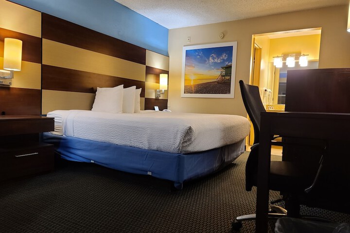 Room 30 of 39