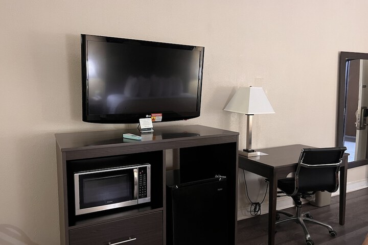 Room 27 of 41