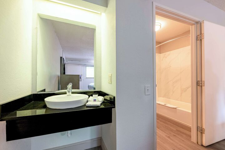 Room 12 of 24