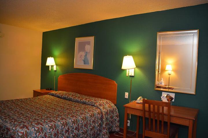 Room 26 of 34