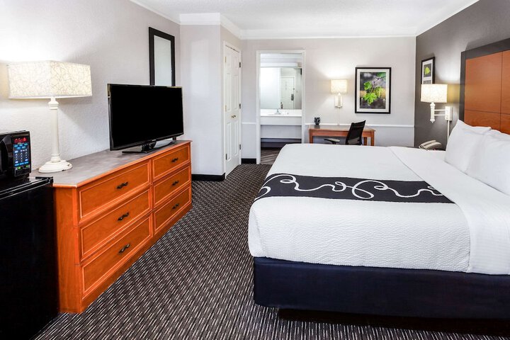 Room 42 of 65