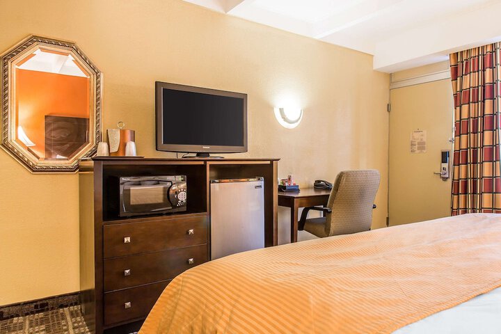 Room 28 of 49