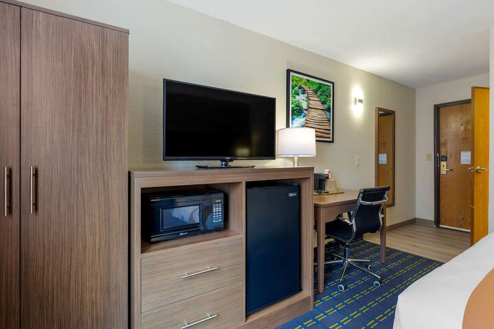 Room 14 of 43