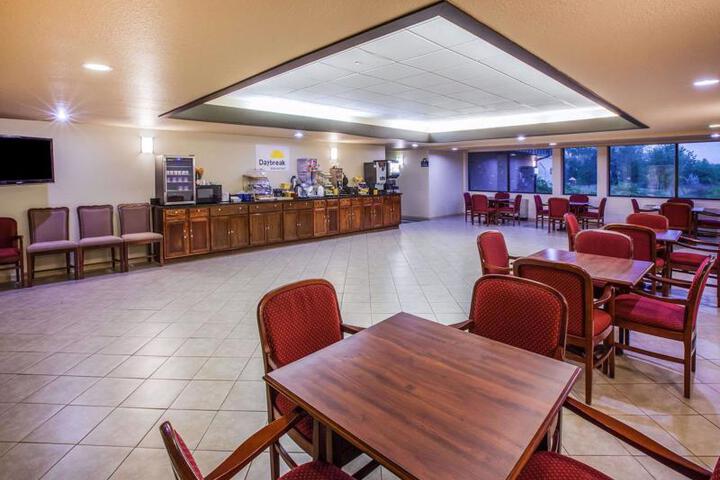 Days Inn by Wyndham Midland