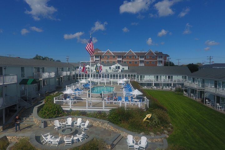 Anchor in Distinctive Waterfront Lodging