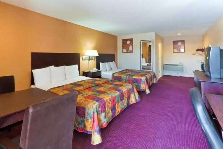 Room 16 of 25