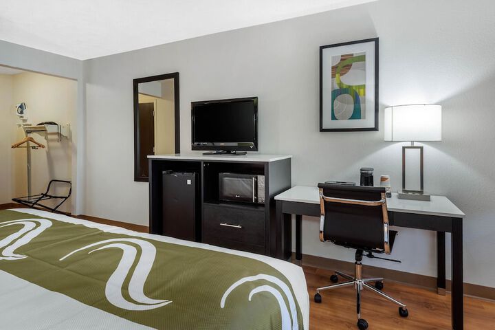 Quality Inn Coraopolis - Pittsburgh Airport