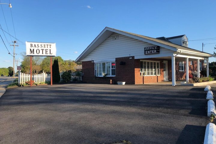 Bassett Motel