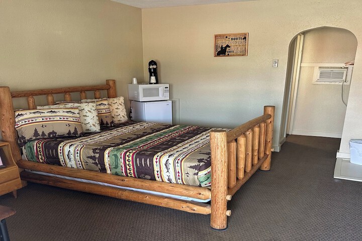 Room 15 of 23
