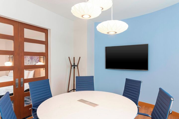 Room 44 of 82