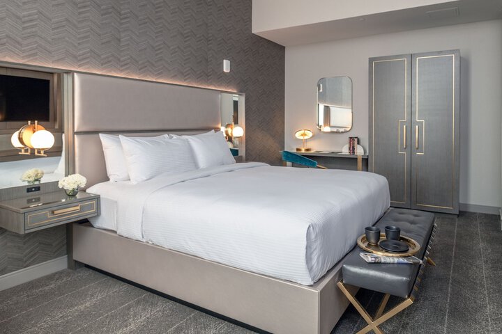 Tulsa Club Hotel Curio Collection by Hilton