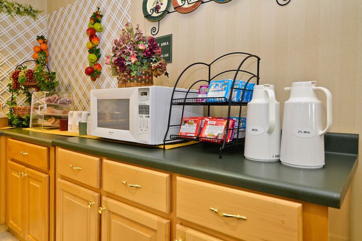 Peach State Inn & Suites