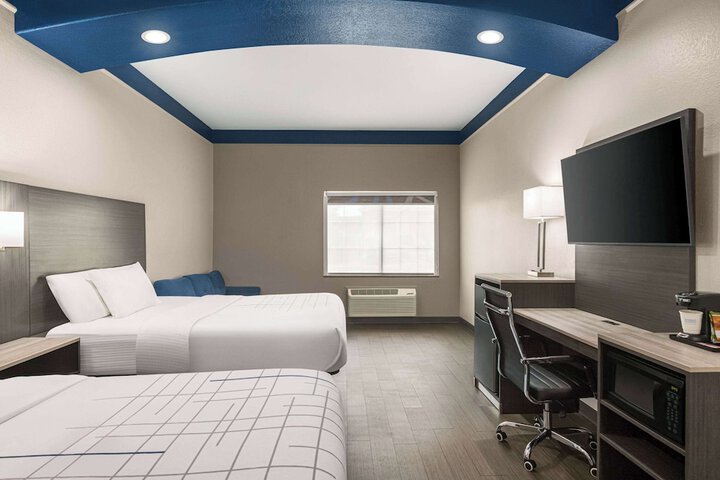 Room 15 of 39