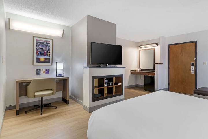 Room 19 of 35