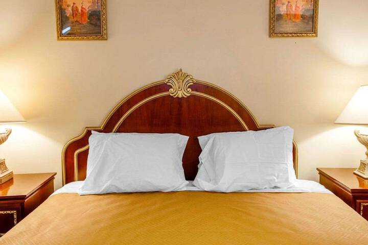 Room 21 of 27