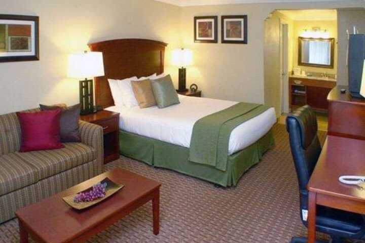 Quality Inn & Suites Santa Cruz Mountains
