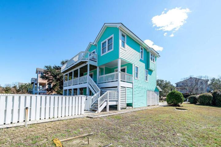 Family Tradition - Duck Landing Oceanside, 130 Yds to Beach, Pool, Hot Tub, Tiki Bar