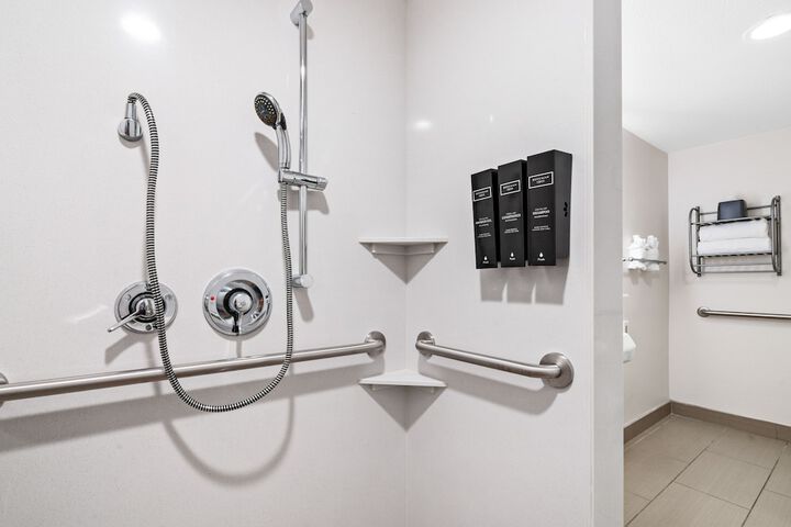 Room 13 of 40