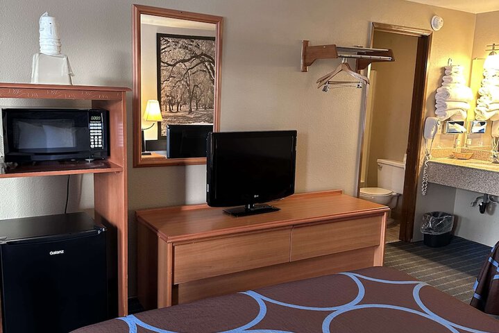 Room 22 of 50
