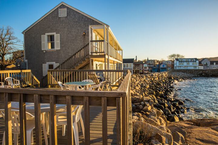 Sundeck 47 of 56